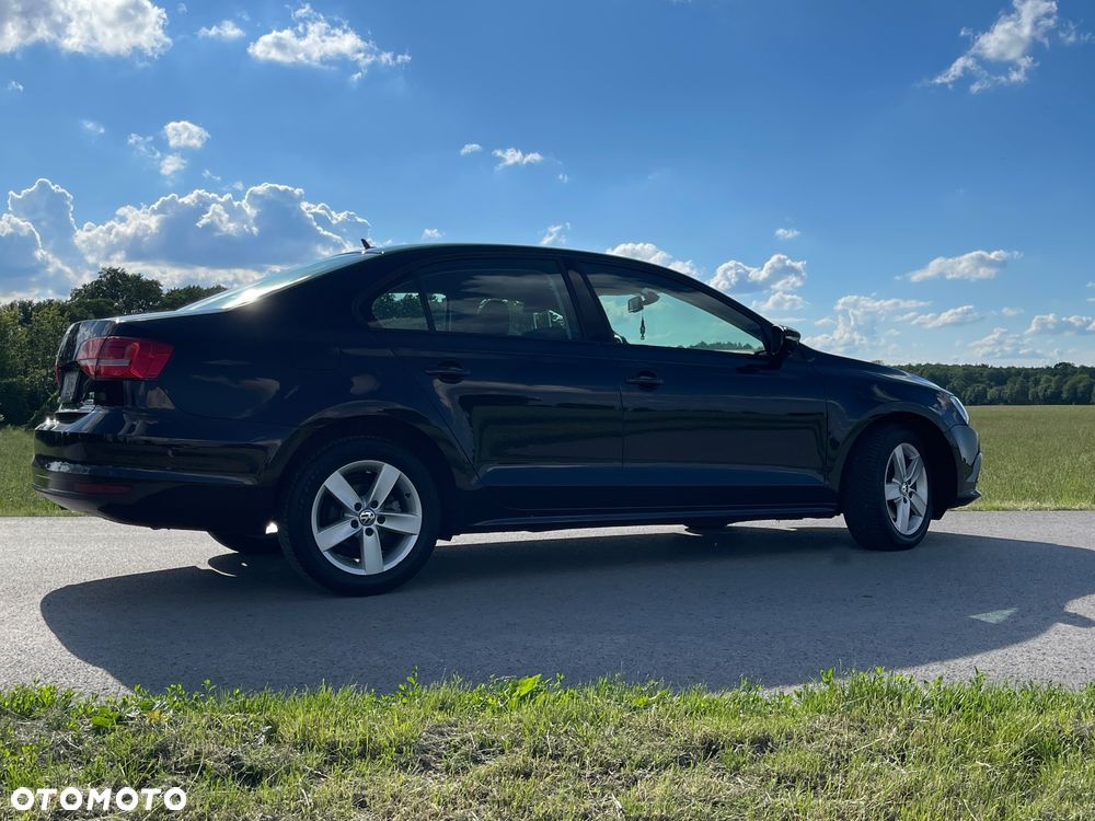 Volkswagen Jetta 1.2 TSI Comfortline - 4