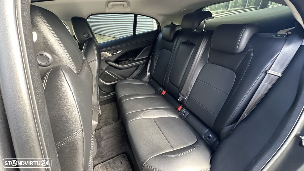 Jaguar I-Pace EV400 AWD S - 9