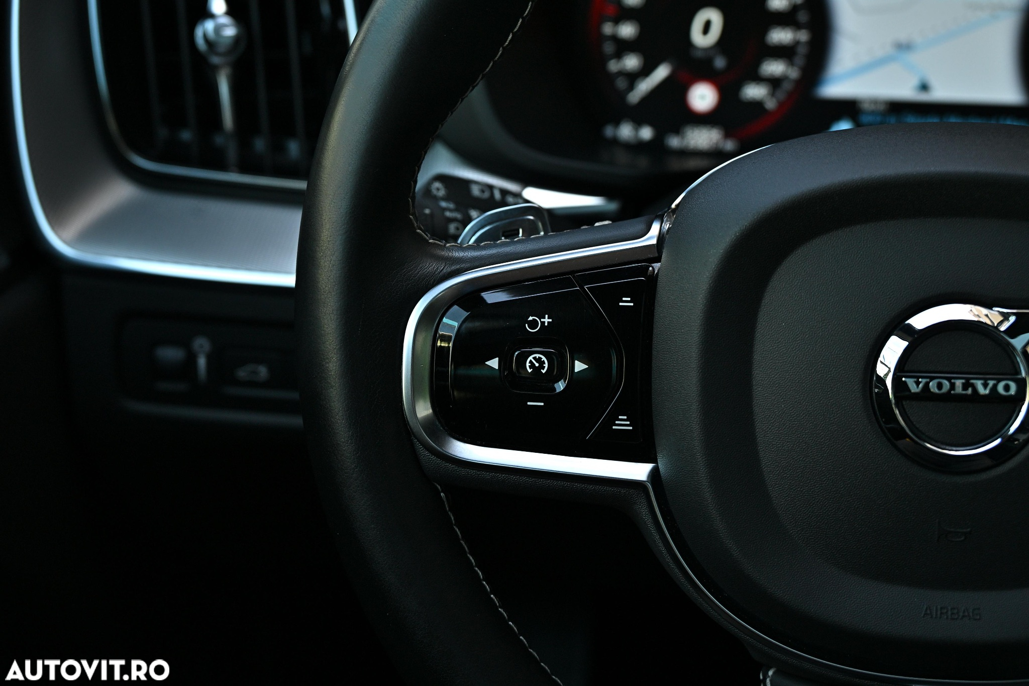 Volvo XC 60 Recharge T8 Twin Engine eAWD R-Design - 21