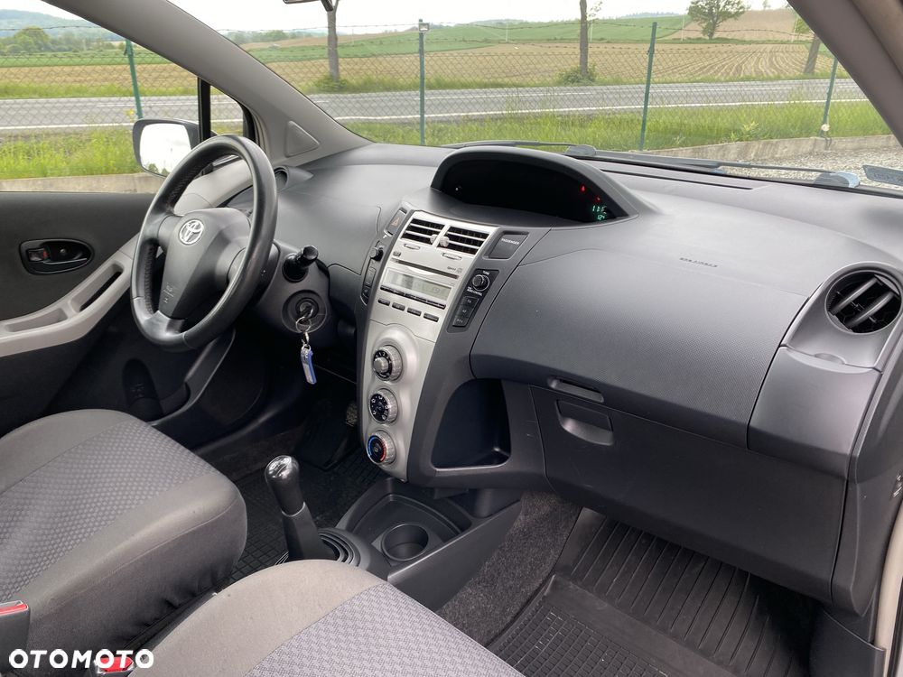 Toyota Yaris - 6