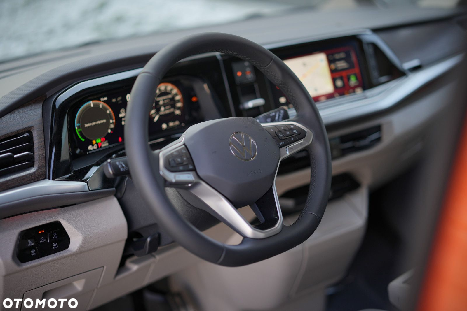 Volkswagen Multivan - 15