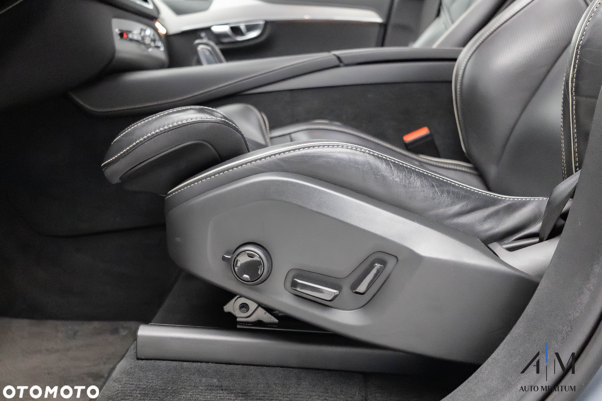 Volvo XC 90 B5 D AWD Ultimate Dark - 18