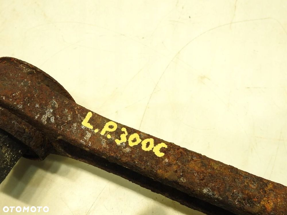 WAHACZ LEWY PRZÓD CHRYSLER 300C 3.0 CRD V6 04782561AE - 2