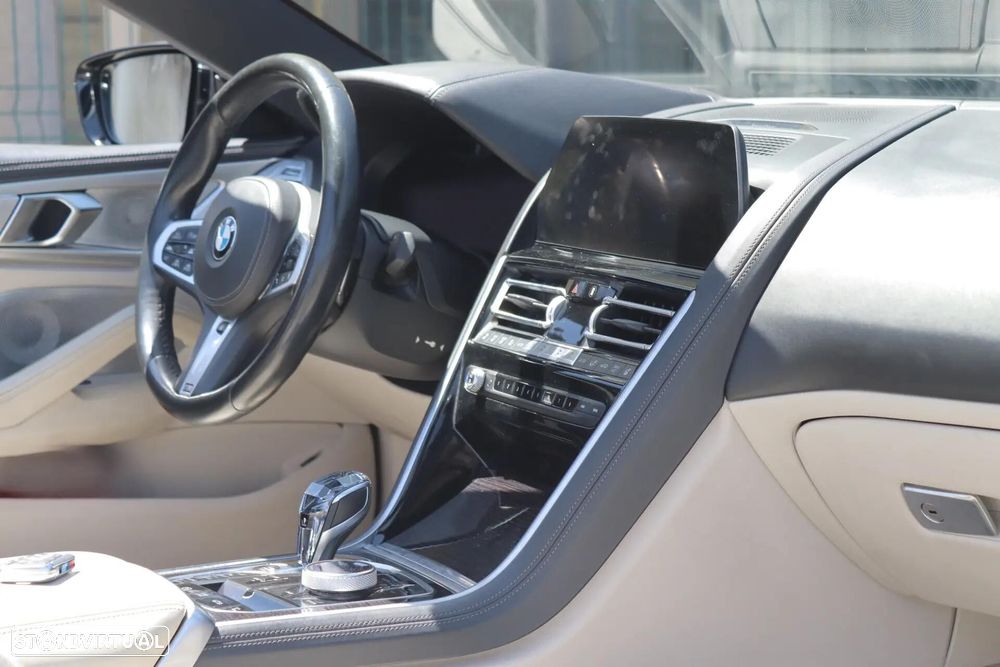 BMW M850i xDrive - 31