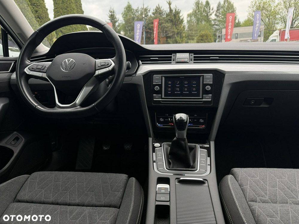 Volkswagen Passat - 14