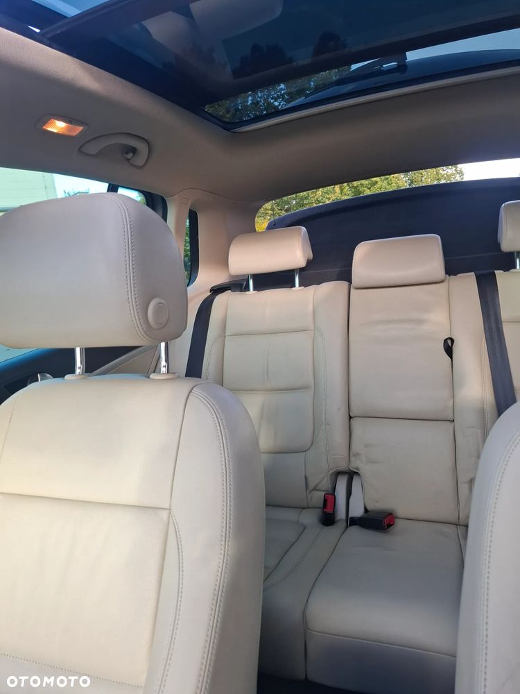 Volkswagen Tiguan - 30
