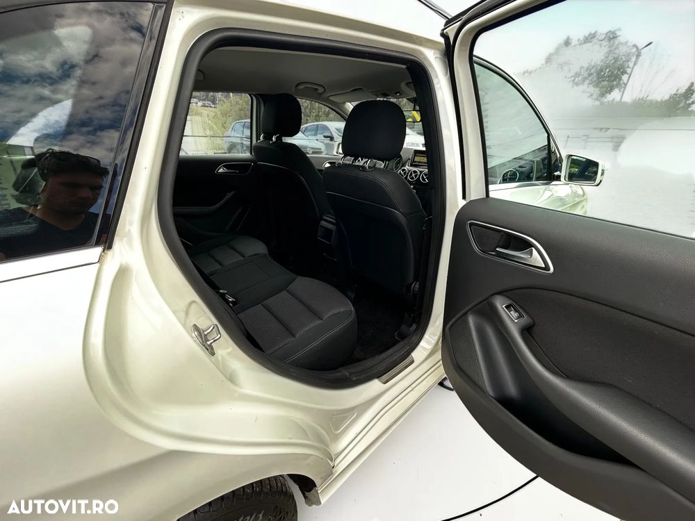Mercedes-Benz B 180 BlueEfficiency Edition 1 - 16