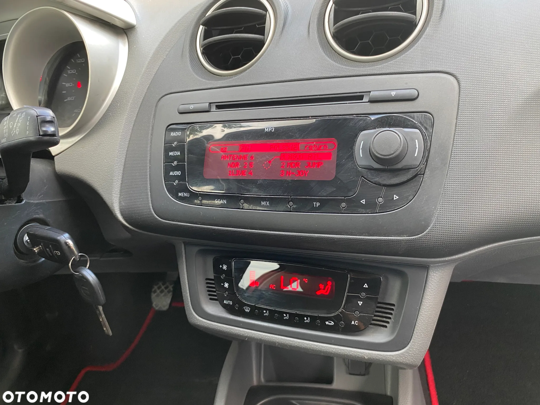 Seat Ibiza SC 1.6 16V Sport - 17