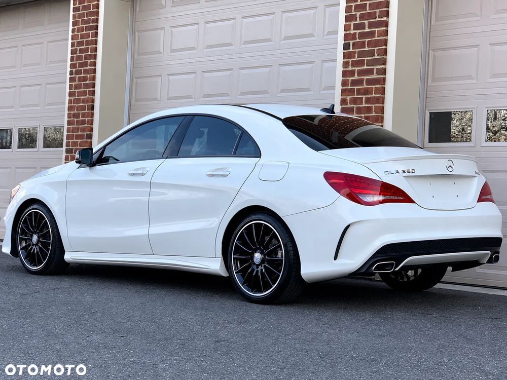 Mercedes-Benz CLA 250 4Matic 7G-DCT AMG Line - 10
