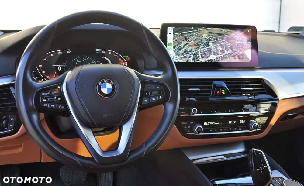 BMW Seria 5 520d xDrive - 12