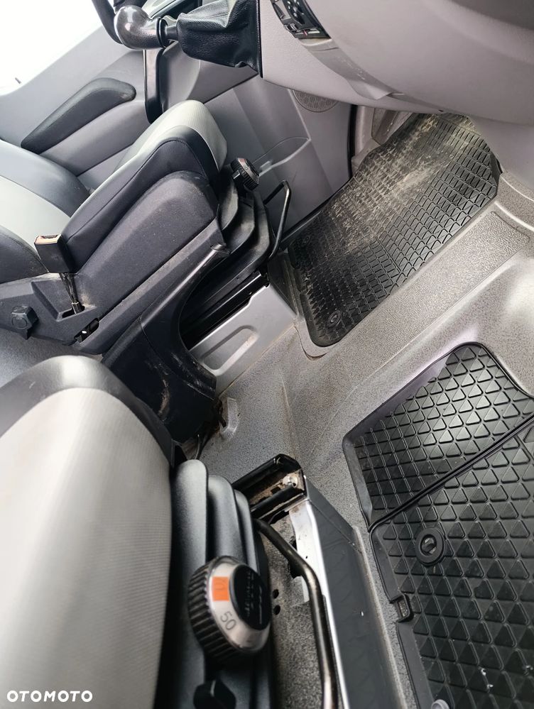 Volkswagen Crafter - 28