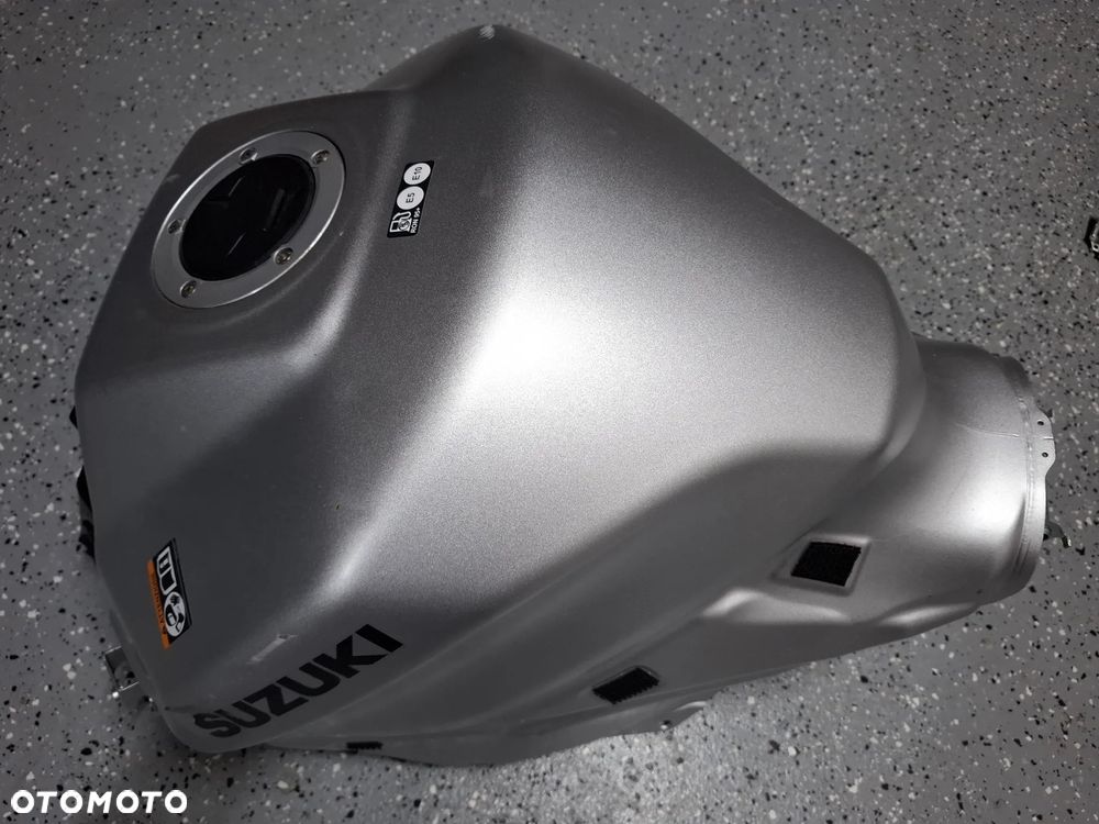 Suzuki GSXS 950 1000 zbiornik bak pompa paliwa - 5