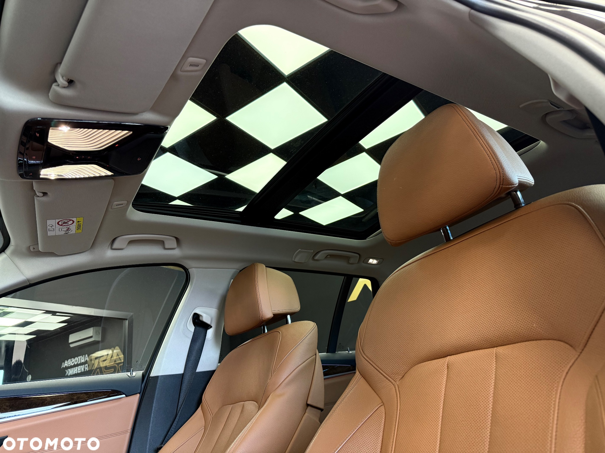 BMW Seria 5 520d Luxury Line sport - 27