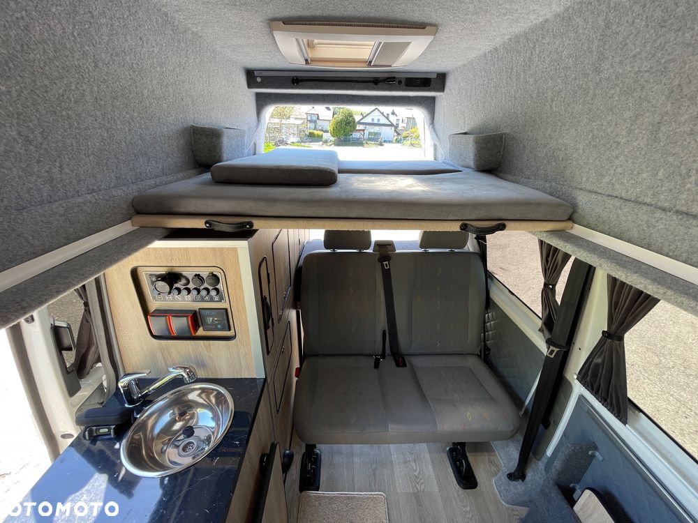 Volkswagen Transporter - 32