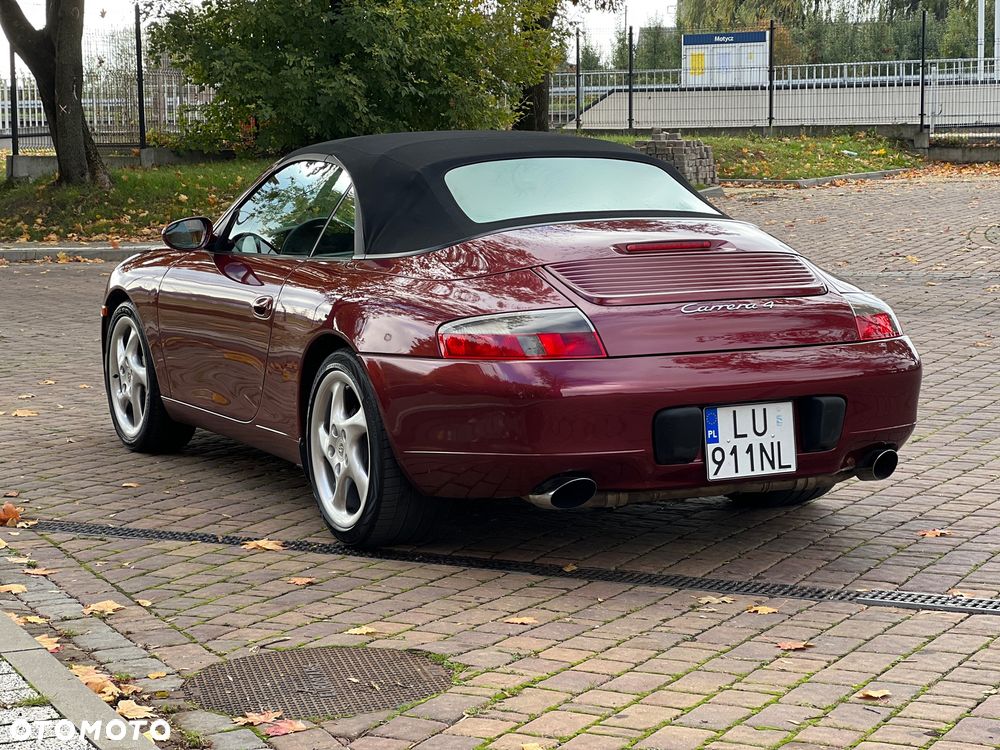 Porsche 911 Carrera 4 Cabrio - 13