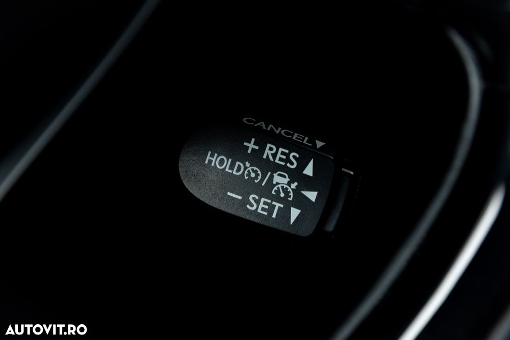 Toyota C-HR 1.8 HSD 122 CP 4x2 CVT C-lassy - 17