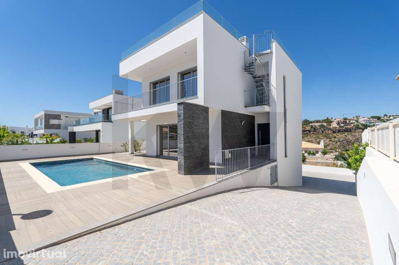 Moradia T3+1 com piscina e garagem – a 5 minutos da Marina de Albufeir - Grande imagem: 2/60