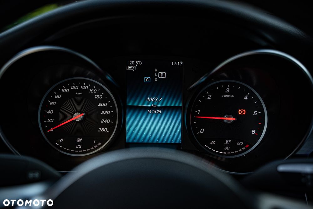 Mercedes-Benz Klasa C 300 d 4Matic 9G-TRONIC AMG Line - 19