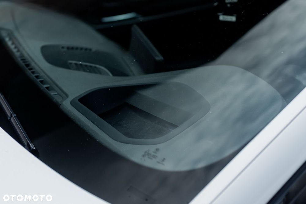 BMW Seria 5 520d xDrive M Sport Edition - 9