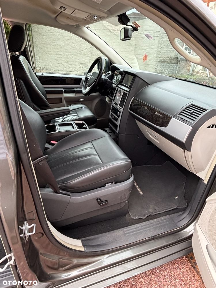 Chrysler Grand Voyager 2.8 CRD Automatik Limited - 25