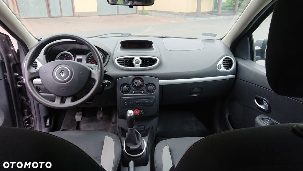 Renault Clio 1.5 dCi Alize - 6
