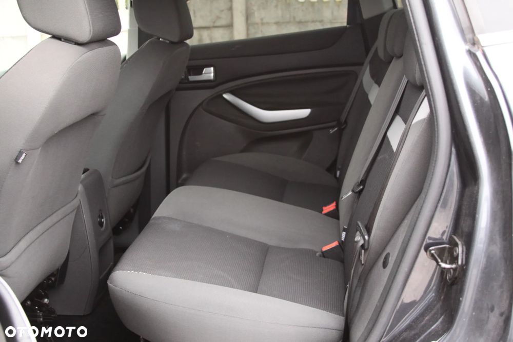 Ford Kuga 2.0 TDCi 4x4 Titanium - 15