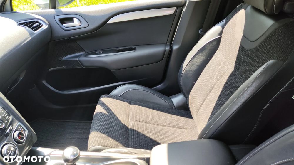 Citroën C4 e-HDi 115 Exclusive - 15