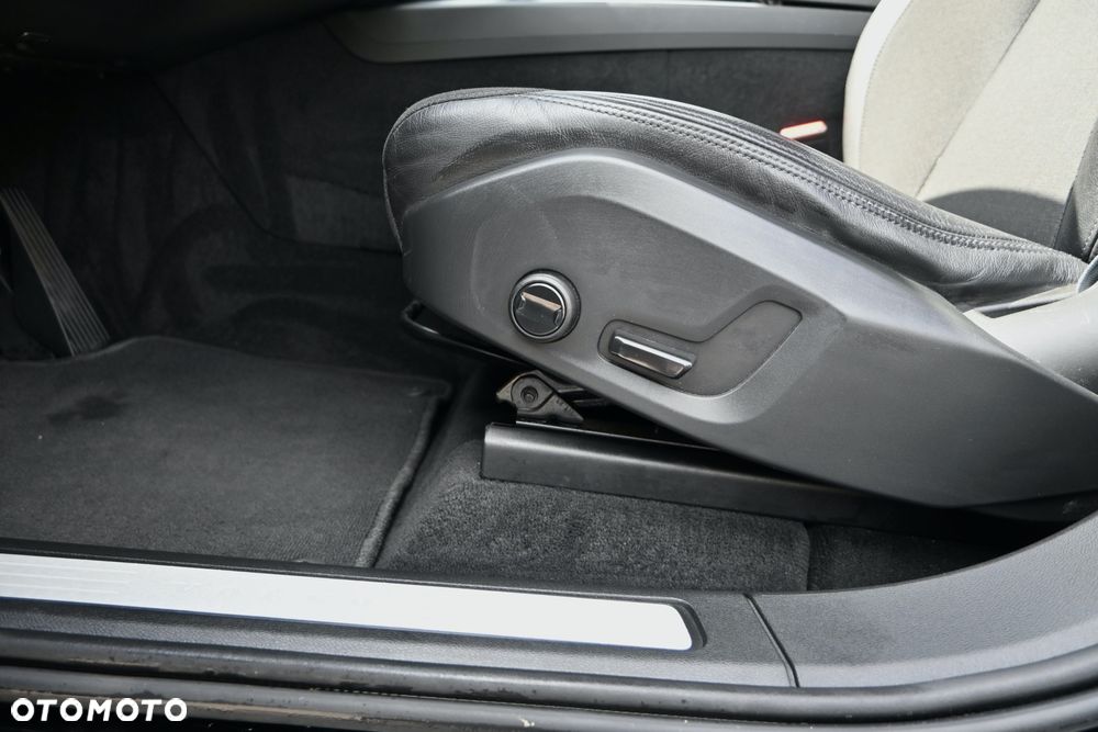 Volvo XC 60 D4 Geartronic Momentum - 25