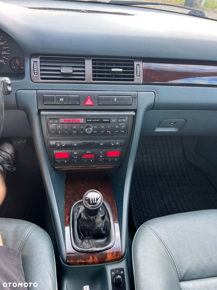 Audi A6 Limousine 2.8 - 22
