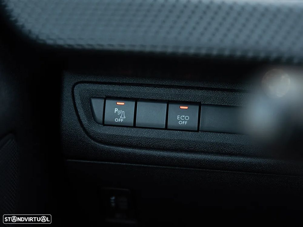 Peugeot 2008 1.2 PureTech Allure EAT6 - 25