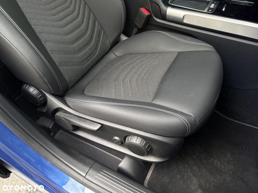 Mercedes-Benz GLB - 23