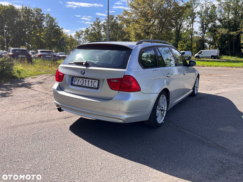 BMW Seria 3 318i - 22