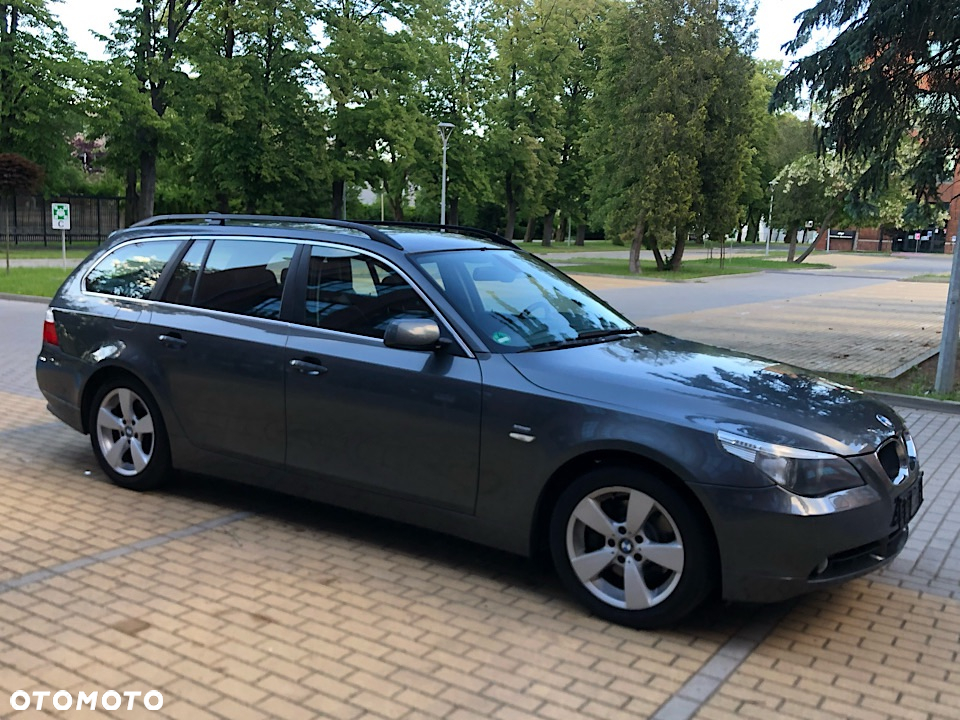 BMW Seria 5 525xi - 23