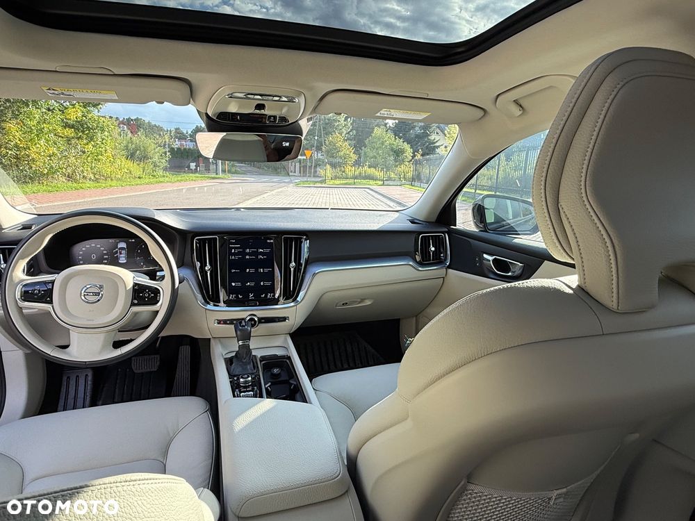 Volvo S60 T6 AWD Momentum Pro - 9