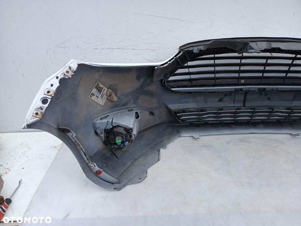 ZDERZAK PRZÓD PRZEDNI HALOGENY FORD FIESTA MK7 LIFT BIAŁY HC KOD - 9