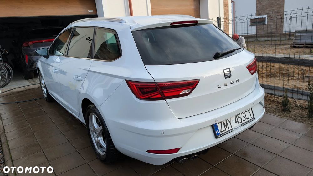 Seat Leon 2.0 TDI Xcellence DSG - 2