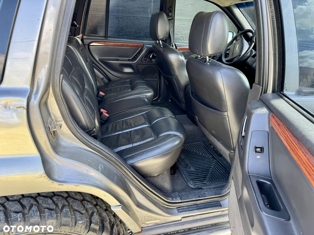 Jeep Grand Cherokee - 8