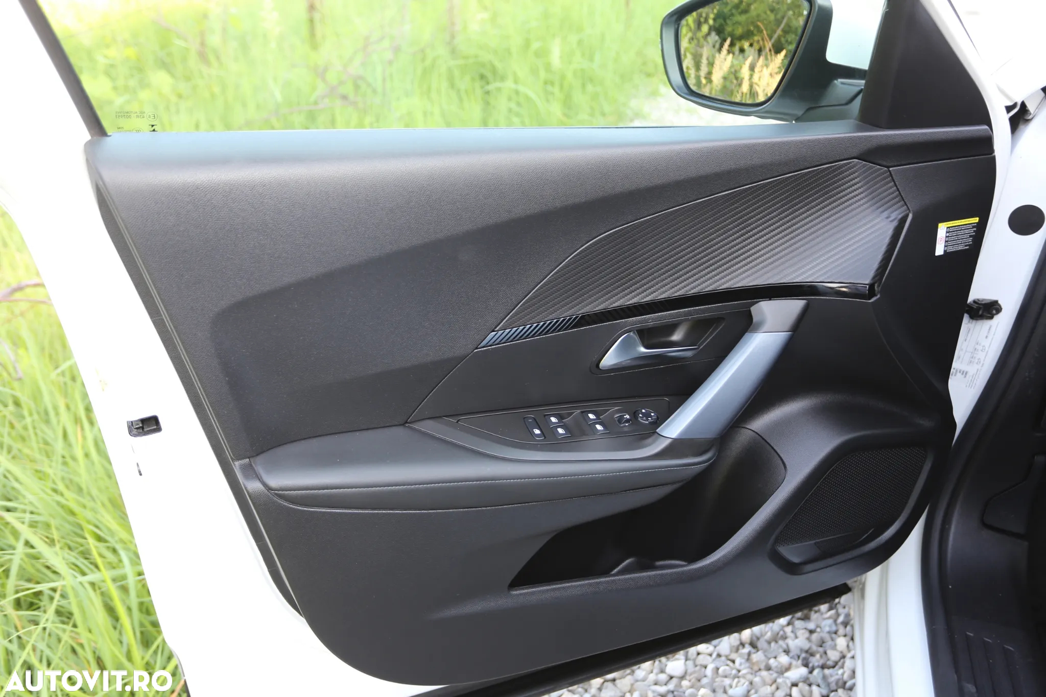 Peugeot 2008 1.2 PureTech EAT8 STT GT - 15