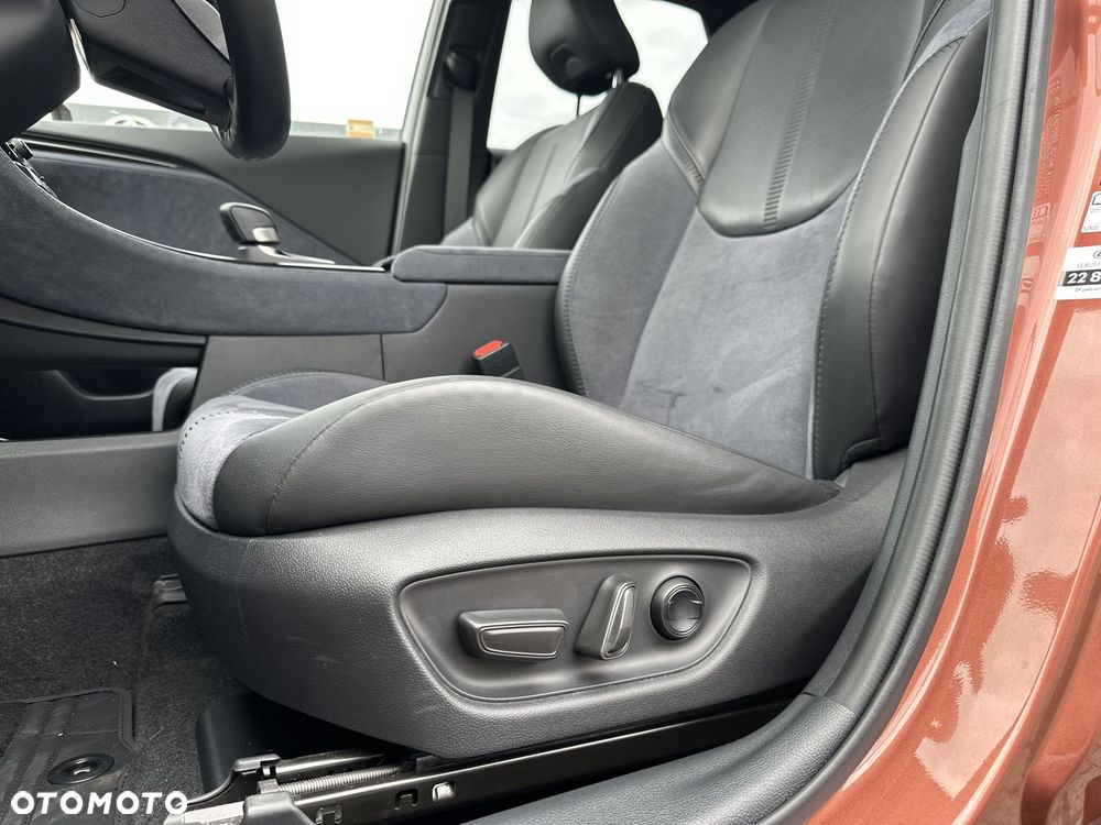 Lexus LBX 1.5 Hybrid Original Edition - 18