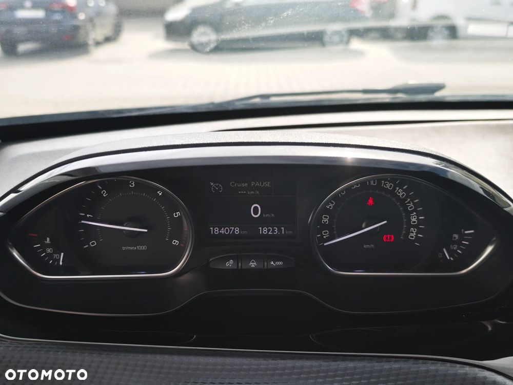 Peugeot 2008 e-HDi FAP 115 STOP & START Allure - 12