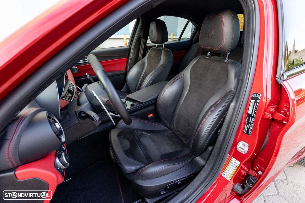 Alfa Romeo Giulia 2.9 Bi-Turbo Quadrifoglio AT8 - 8