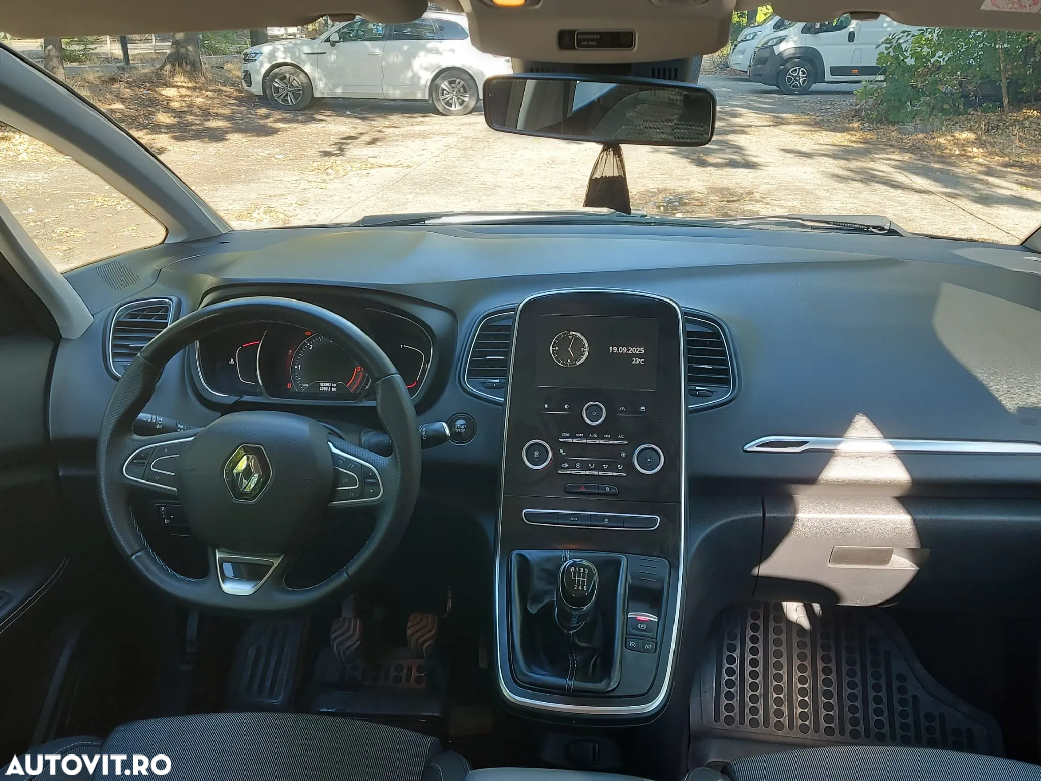 Renault Scenic ENERGY dCi 110 Start & Stop Expression - 19