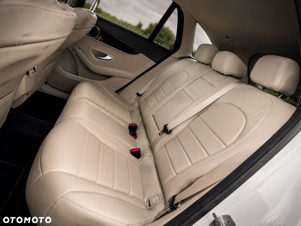 Mercedes-Benz GLC 300 4Matic 9G-TRONIC - 33