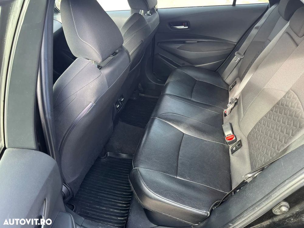 Toyota Corolla Sedan 1.8 HSD Dynamic - 9
