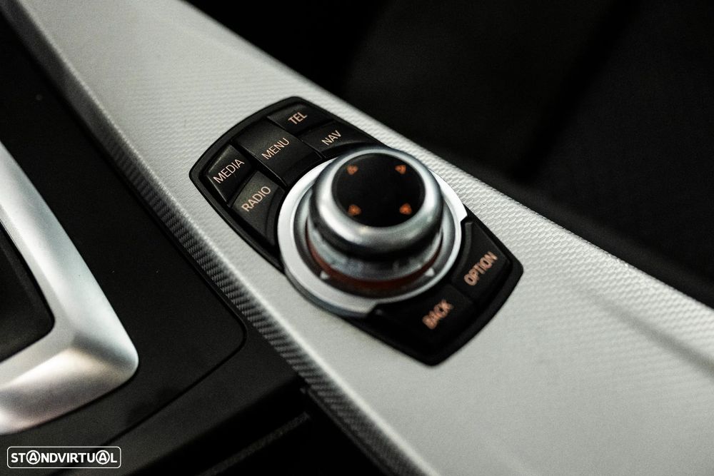 BMW 318 — fotografia 12