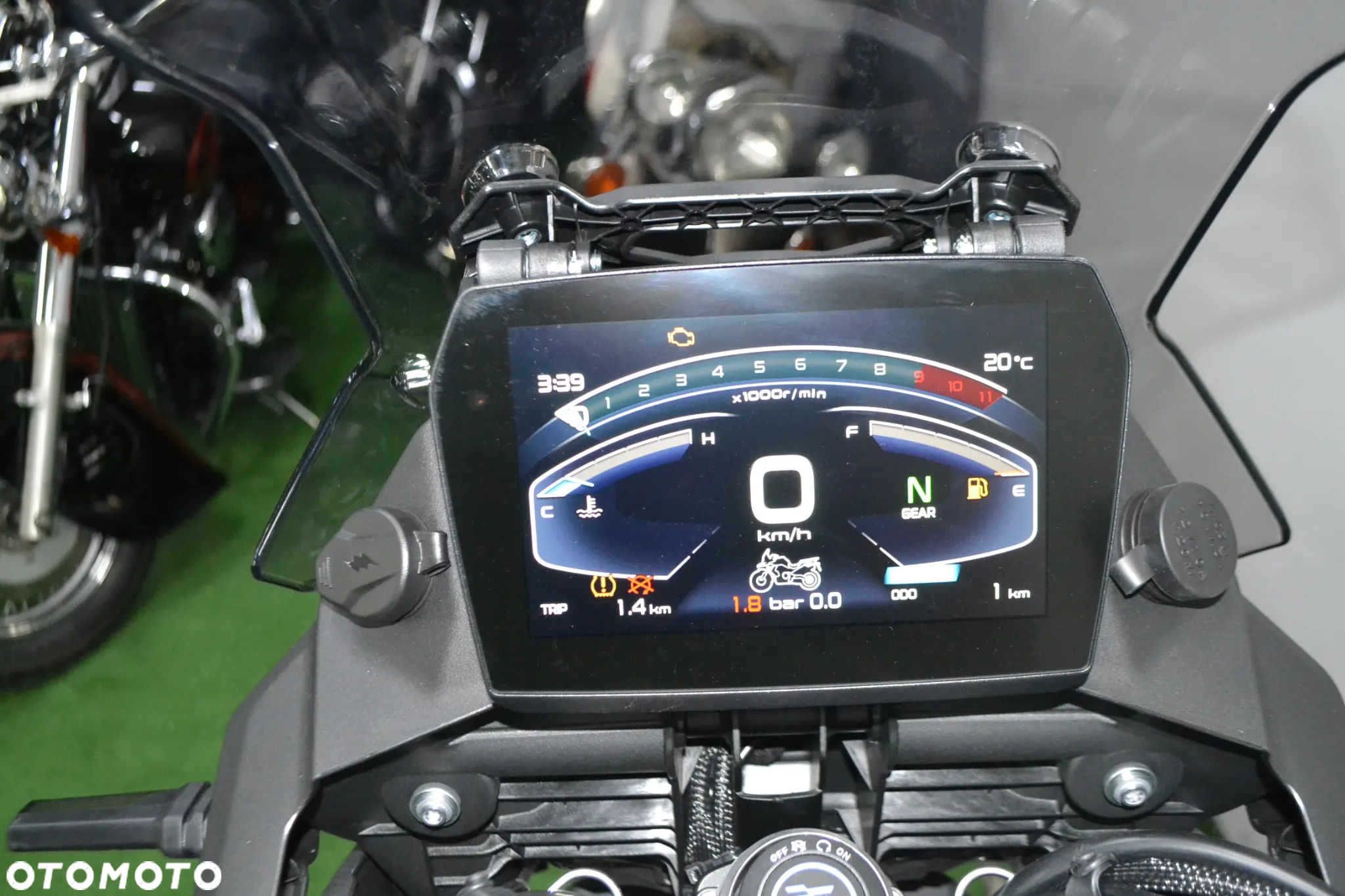 VOGE 900DSX - 15