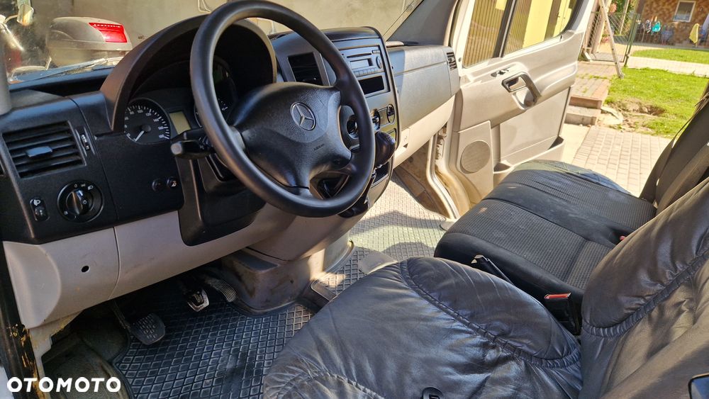 Mercedes-Benz Sprinter - 15