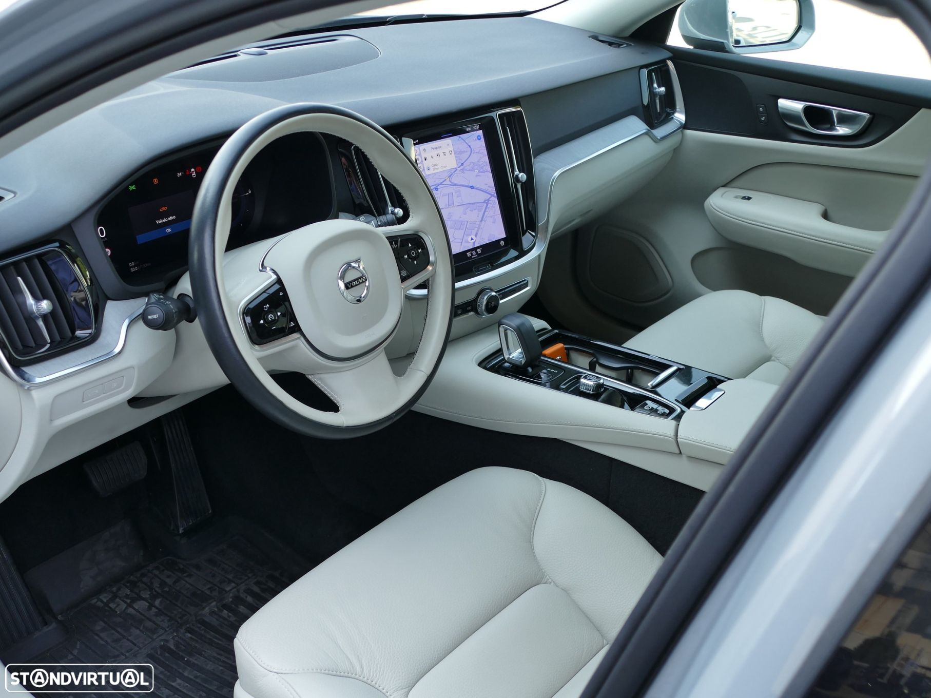 Volvo V60 2.0 T6 AWD TE Core - 23