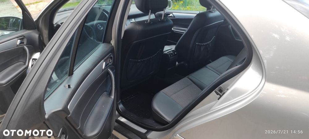 Mercedes-Benz Klasa C 230 Avantgarde Sport Edition - 7