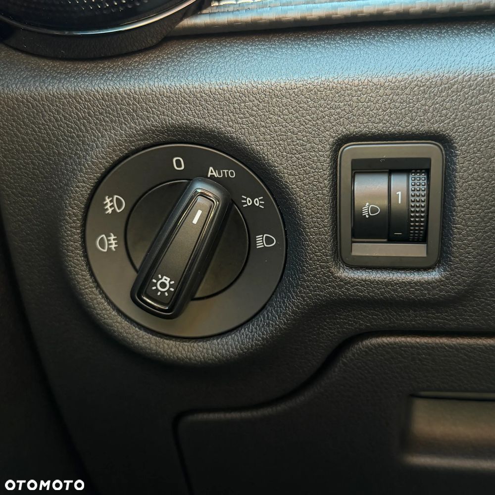Skoda Fabia 1.0 TSI Monte Carlo DSG - 18